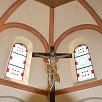 Foto: Crocifisso e Vetrate Decorate - Chiesa di San Sebastiano  (Cavalese) - 0